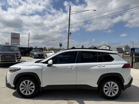 Used 2024 Toyota Corolla Cross LE FWD image 7