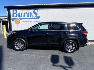 Used 2017 Toyota Highlander XLE video 2