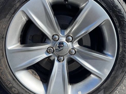 Used 2018 Dodge Challenger SXT image 10