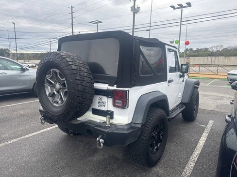 Used 2015 Jeep Wrangler Sport image 6