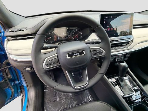Used 2023 Jeep Compass Limited AWD/4WD image 11