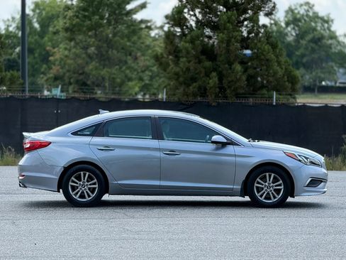Used 2017 Hyundai Sonata SE FWD image 7