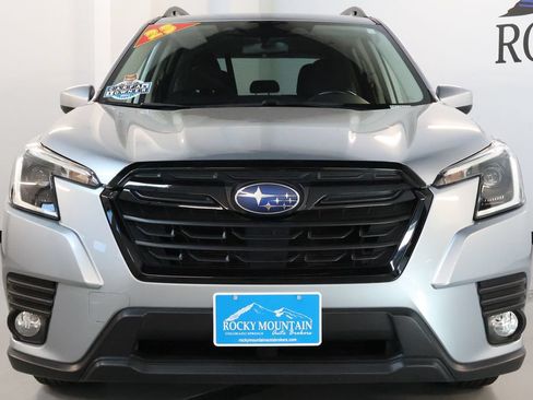 Used 2023 Subaru Forester Premium AWD/4WD image 2