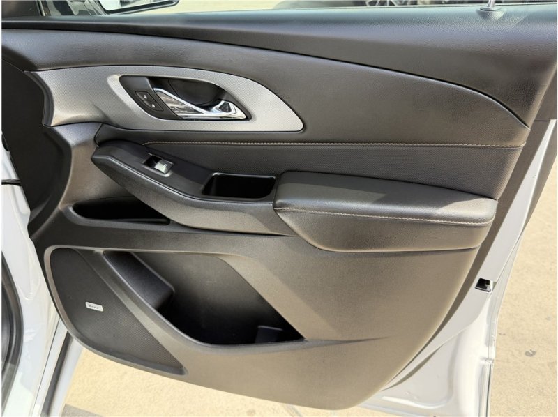 Used 2020 Chevrolet Traverse Premier FWD image 35