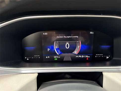 Used 2025 Volkswagen Taos SE image 15