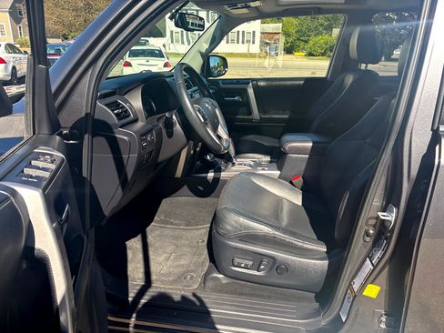 Used 2016 Toyota 4Runner Limited image 9