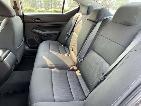 Used 2025 Nissan Altima 2.5 SV image 10