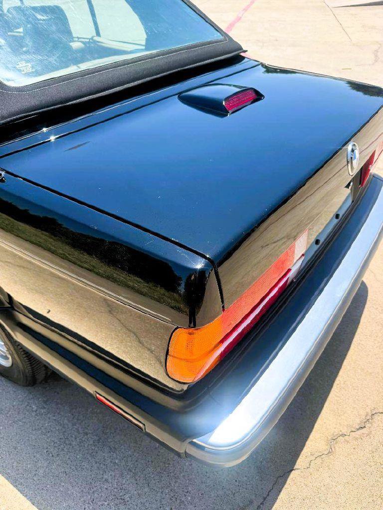 Used 1991 BMW 325i Convertible RWD image 23