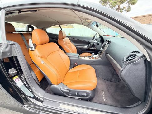 Used 2012 Lexus IS 350C w/ Luxury Pkg RWD image 28