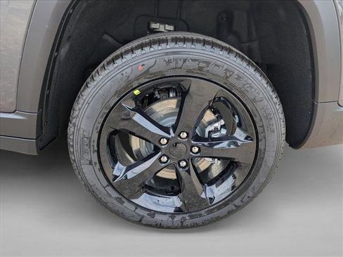 New 2025 Jeep Grand Cherokee L Limited image 8