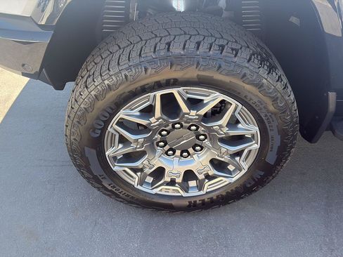Used 2025 GMC Hummer EV 3X AWD/4WD image 9