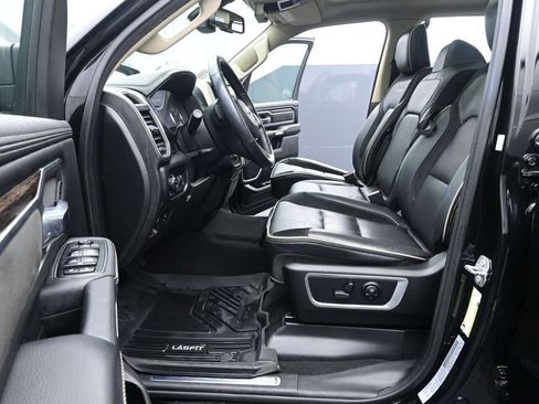 Used 2019 RAM 1500 Laramie AWD/4WD image 11