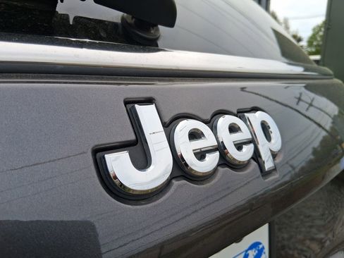 Certified 2022 Jeep Compass Latitude w/ Mopar Graphics Package AWD/4WD image 23