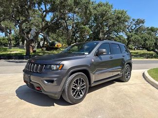Used 2017 Jeep Grand Cherokee Trailhawk w/ Jeep Active Safety Group AWD/4WD video 1