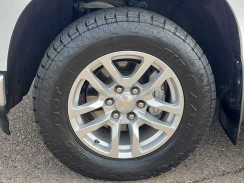 Used 2020 Chevrolet Silverado 1500 LTZ w/ LTZ Convenience Package image 17