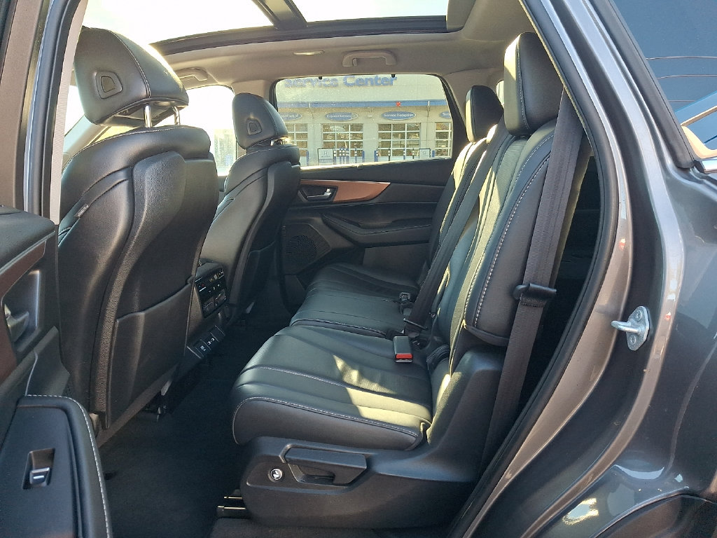Used 2022 Acura MDX w/ Technology Package AWD/4WD image 12