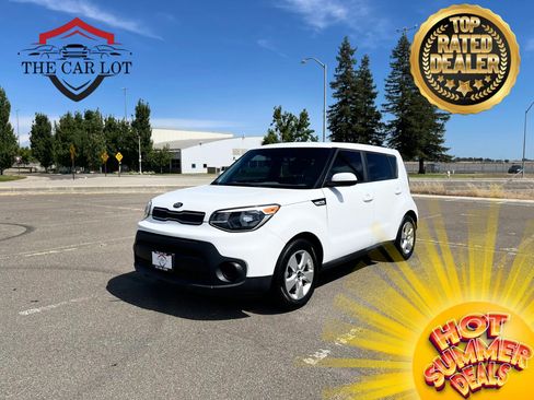 Used 2017 Kia Soul FWD image 1