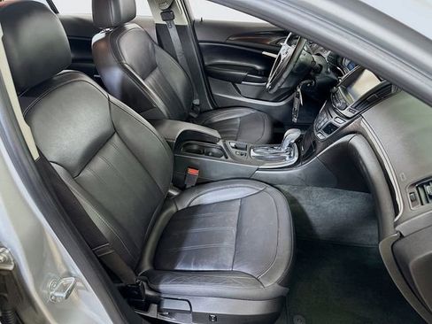 Used 2017 Buick Regal Sport Touring image 11