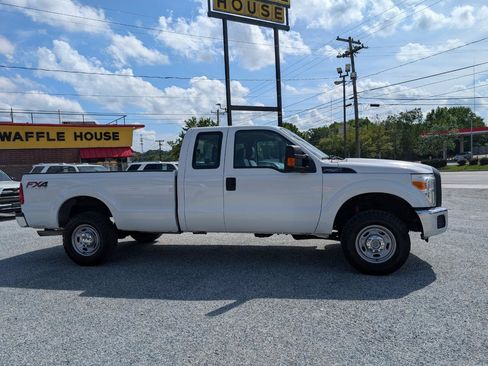 Used 2014 Ford F250 XL w/ Power Equipment Group AWD/4WD image 5