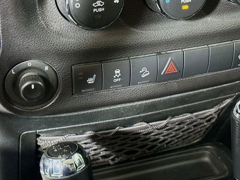 Used 2018 Jeep Wrangler Sport AWD/4WD image 21