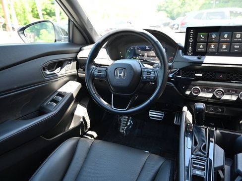 Used 2025 Honda Accord Sport image 11