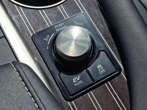 Used 2022 Lexus RX 450h AWD w/ Luxury Package image 26