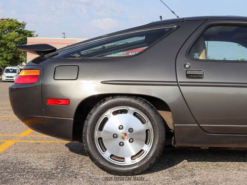 Used 1989 Porsche 928 S4 image 10