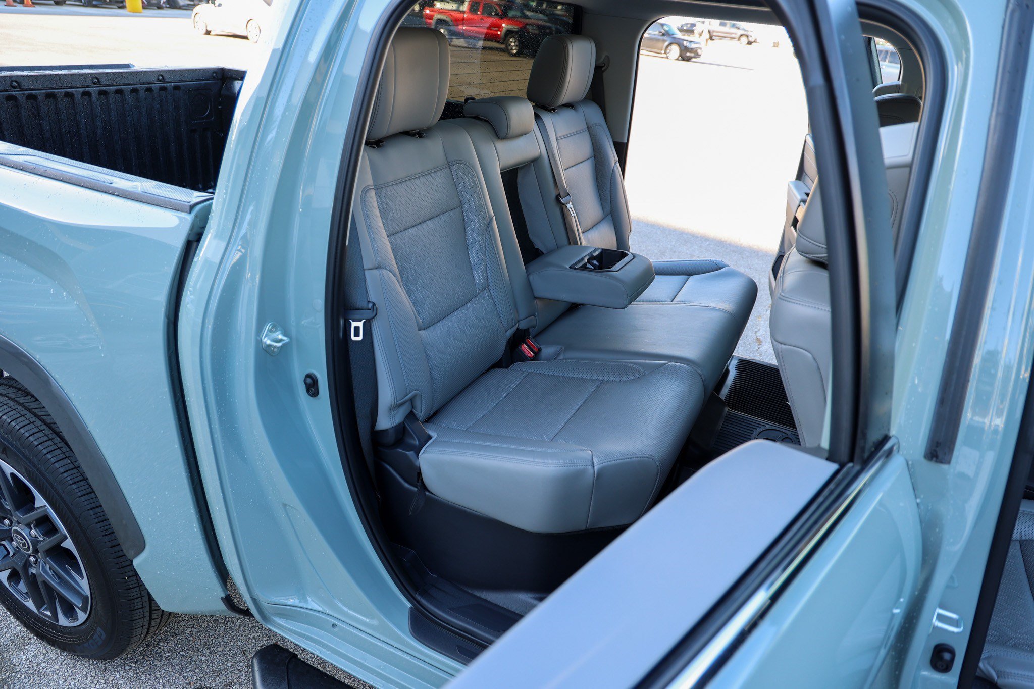 Used 2024 Toyota Tundra Limited AWD/4WD image 40