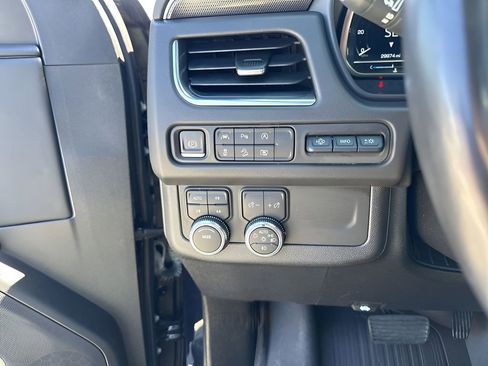 Used 2023 GMC Yukon AT4 w/ AT4 Premium Package image 30