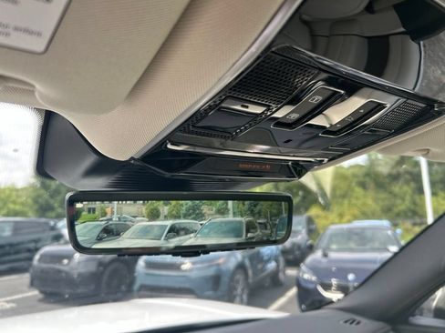 Certified 2025 Land Rover Range Rover SE AWD/4WD image 14