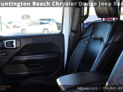 Used 2021 Jeep Wrangler Unlimited Sahara image 29