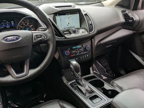 Used 2018 Ford Escape Titanium w/ Ford Safe & Smart Package FWD image 9