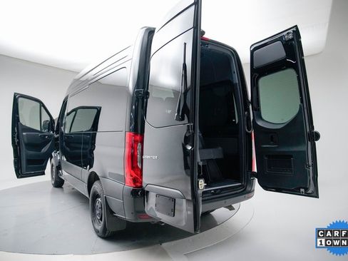 Used 2024 Mercedes-Benz Sprinter 2500 image 33
