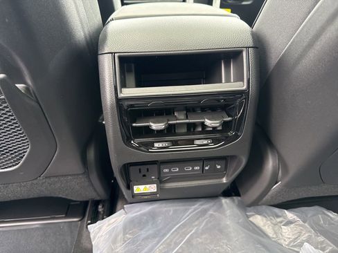 New 2026 Jeep Grand Cherokee Limited image 25