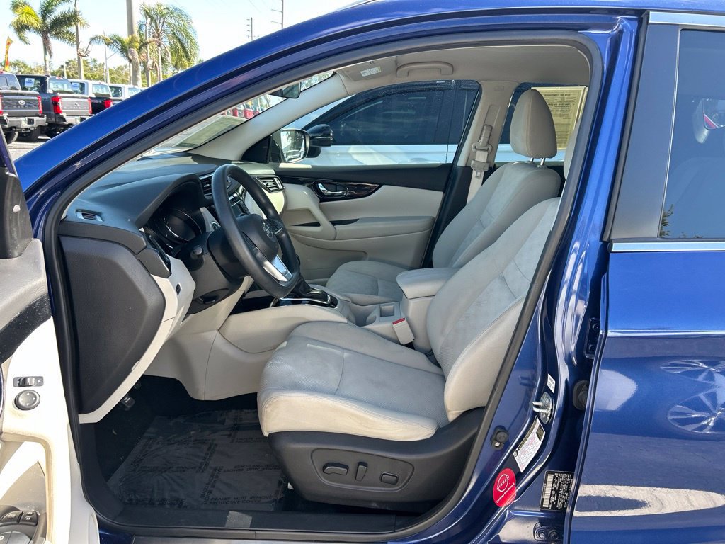 Used 2019 Nissan Rogue Sport SV FWD image 16