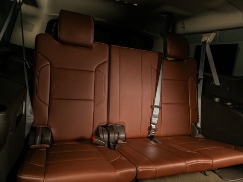 Used 2018 Chevrolet Suburban Premier w/ Max Trailering Package image 27