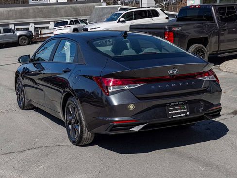Used 2023 Hyundai Elantra SEL w/ Cargo Package FWD image 6