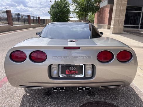 Used 2002 Chevrolet Corvette Coupe w/ Preferred Equipment Group2 image 6