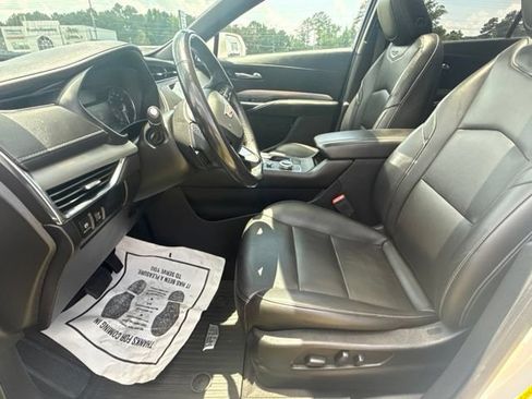 Used 2019 Cadillac XT4 Premium Luxury w/ Cold Weather Package FWD image 13