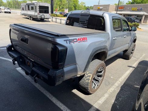 Used 2021 Toyota Tacoma TRD Off-Road w/ Technology Package image 4