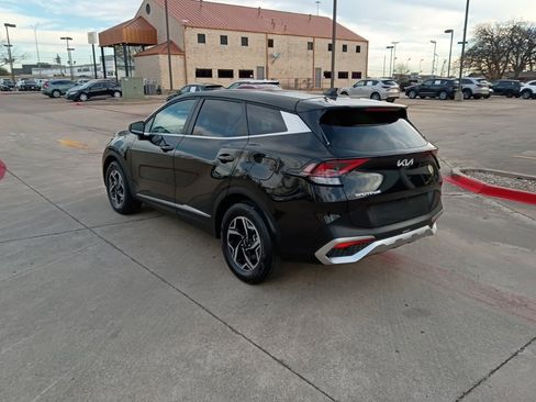 Used 2024 Kia Sportage LX image 12