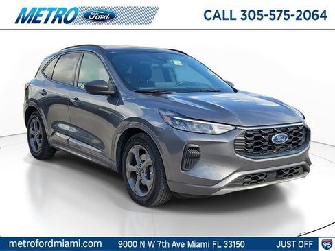Used 2023 Ford Escape ST-Line w/ Tech Pack #1 FWD image 1