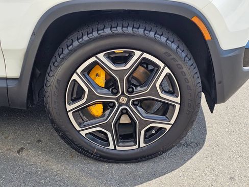 Used 2022 Rivian R1T Adventure AWD/4WD image 9