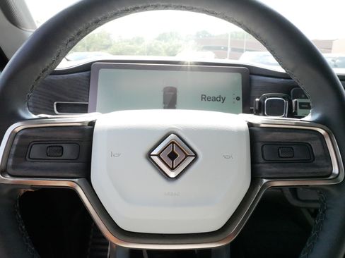 Used 2023 Rivian R1S Adventure AWD/4WD image 26