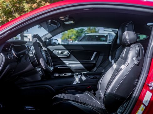 Used 2021 Ford Mustang Shelby GT500 w/ Technology Package image 12