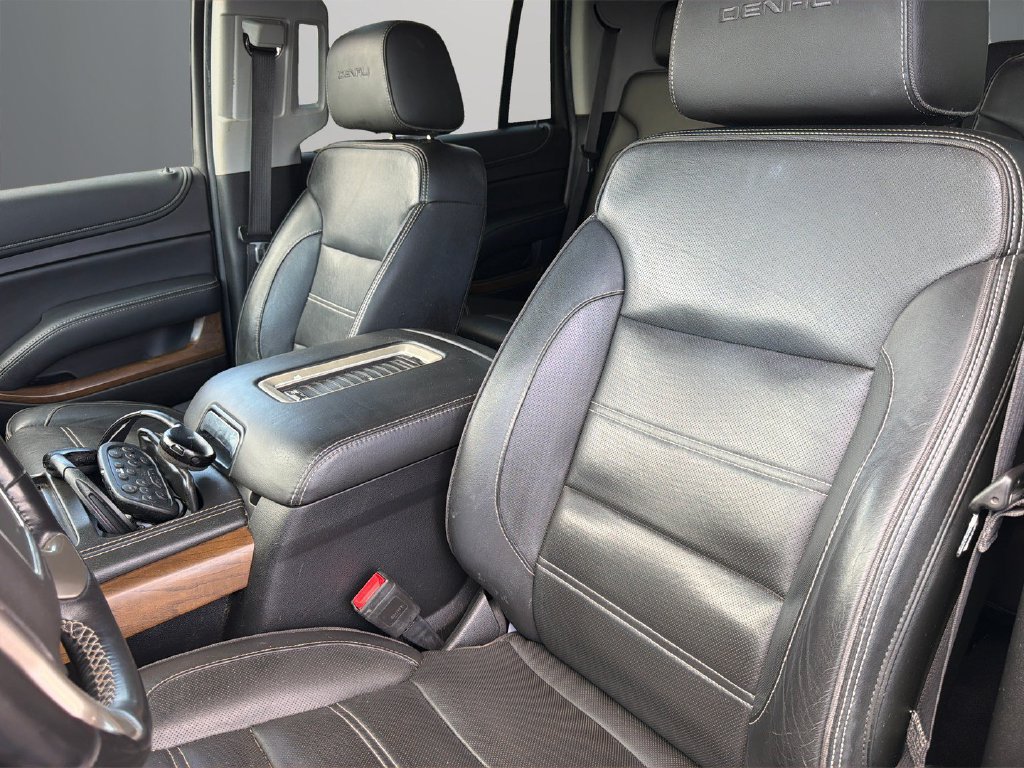 Used 2019 GMC Yukon Denali w/ Denali Ultimate Package AWD/4WD image 14