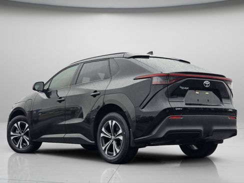 Used 2024 Toyota bZ4X XLE w/ Weather Package image 19