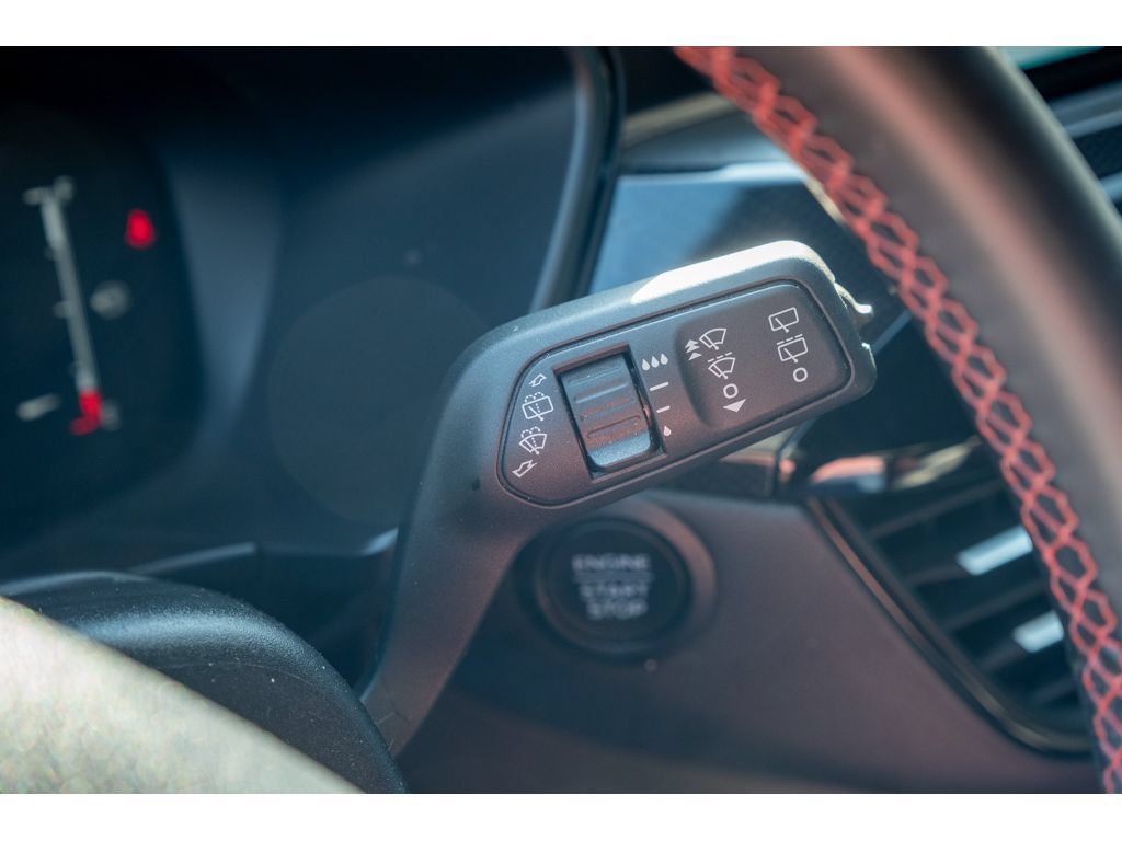 Used 2025 Ford Escape ST-Line FWD image 21