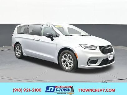 Used 2024 Chrysler Pacifica Limited