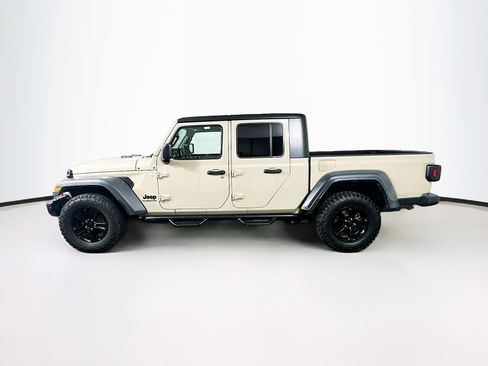 Used 2020 Jeep Gladiator Sport w/ Quick Order Package 24S AWD/4WD image 4